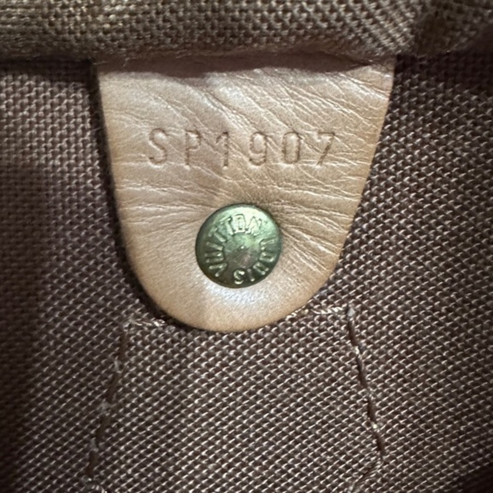 AUTHENTIC Louis Vuitton Speedy 30 bag/purse. Monogram canvas. - Picture 13 of 14